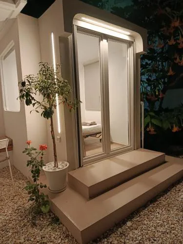Viktoria's Garden Pavilion