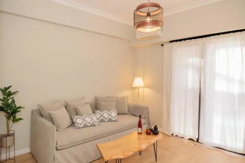 Vintage-Inspired 2BDR Apt - 15' to Monastiraki