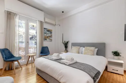 Viora - Stunning Deluxe Studio in Athens