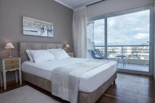 Waves of Comfort Premium 3-Bd Stay in Alimos