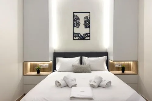 White Luxe Suite in Kolonaki