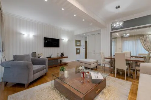Zeus - Luxenia Suites