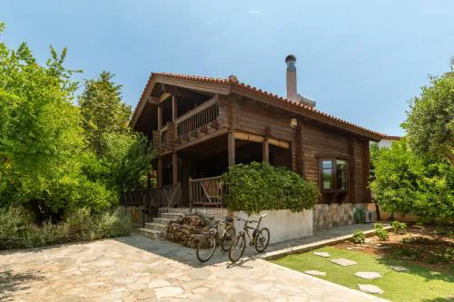 Bright and cozy cottage near the sea