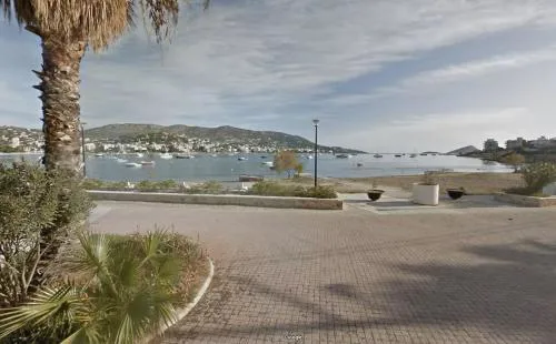Home by the Sea in Porto Rafti