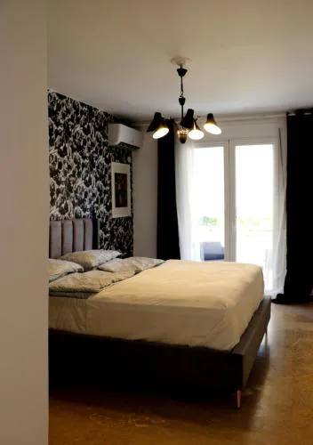 Luxurious studio apartment close to the beach and airport