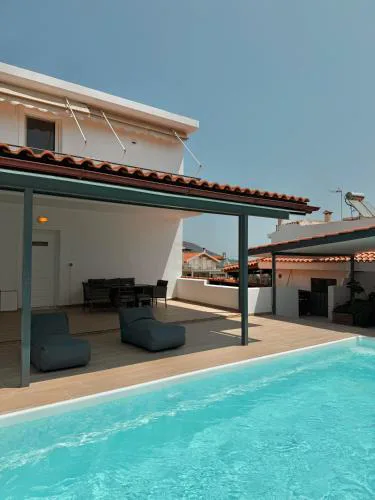 Seaview Complex with Pool