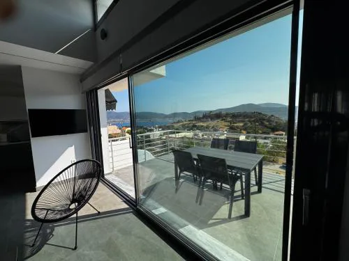 The Artist House - Best Sea View in Porto Rafti