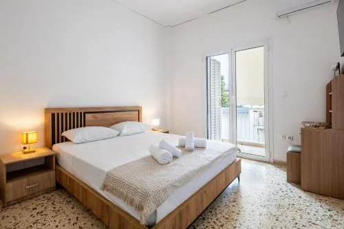 Artemis Coast Stays I