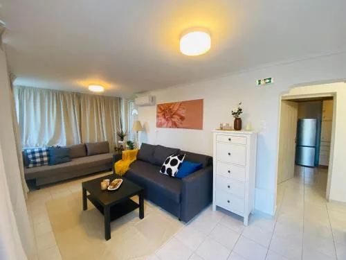 Garden Retreat Cozy Home 15 min Airport