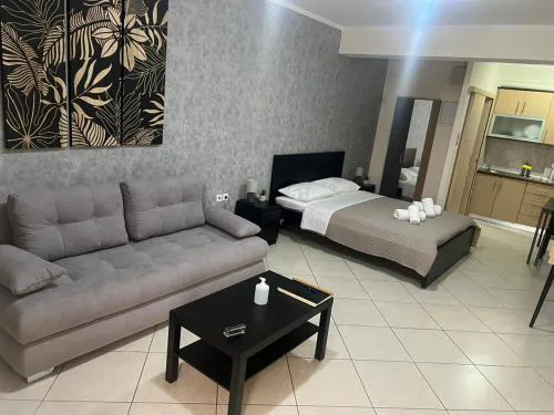 AVR Airport Deluxe Suites 4 AIRPORT FREE SHUTLE