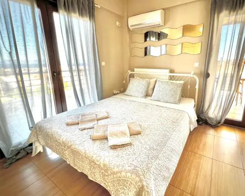 Sunrise Studio with unhindered view to the sea.