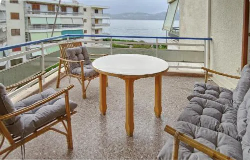 Διαμέρισμα δίπλα στη θάλασσα, παραλία Μαρκοπούλου