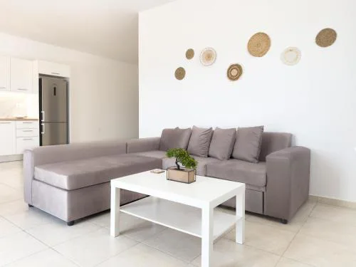 Thanos' seaside suite