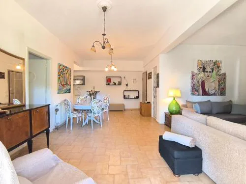 Silver Paradeisi Apartment