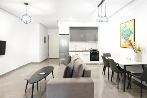 Cozy Home With Cooking Near Tram