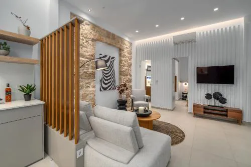 'Green & Blue' Castella Luxury Suites