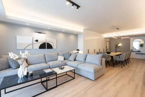 Luxury 4 Bedrooms Apartment Near Flisvos Marina