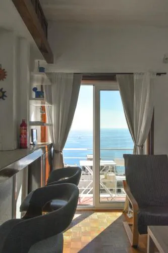 Modern Apartment with Stunning Piraeus Views