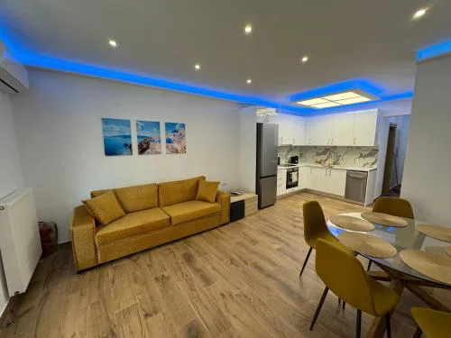 Modern Athens Suite - 160m from Metro - 3min Piraeus Port - 6 Guests
