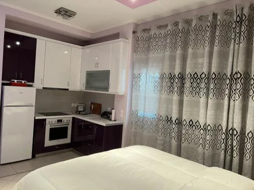Piraeus Cozy Stylish, Fully Reno Apt, near metro