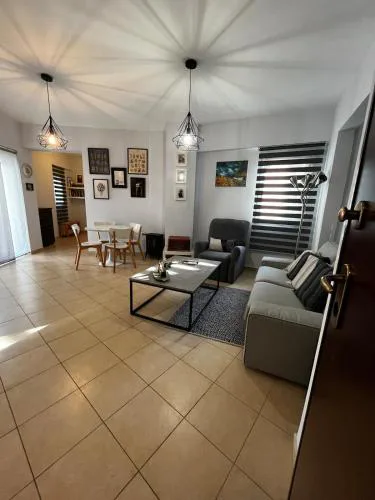 Piraeus Modern 1BR Impeccable Well-Maintained