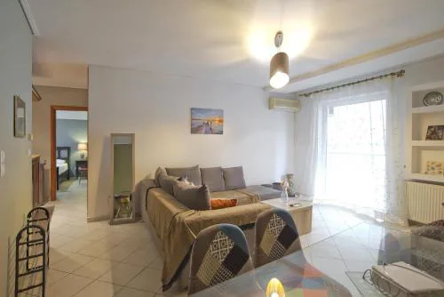 Seaside Spacious 2 BR, 2BA, Sea view Apt