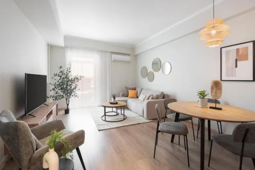 Spacious Luxury Apartment Near Piraeus Port