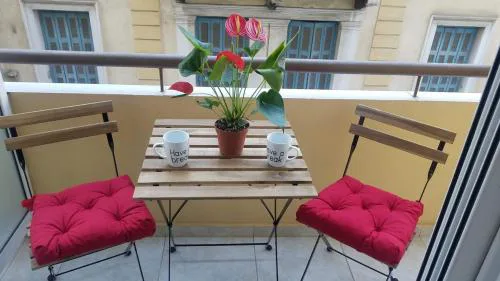 Sunny apartment in the heart of Pireaus