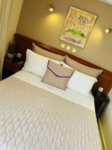 Triton Hotel Piraeus
