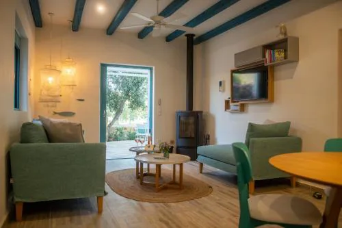 Iremia by Thamnoi Living