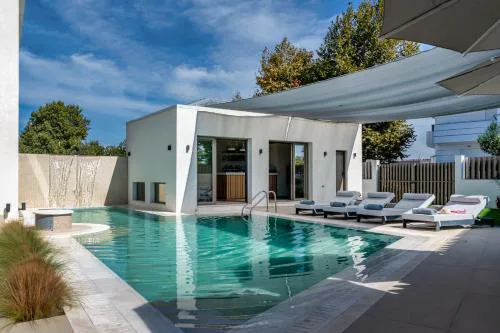 Palm View Suites