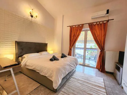 Akrata Maisonette