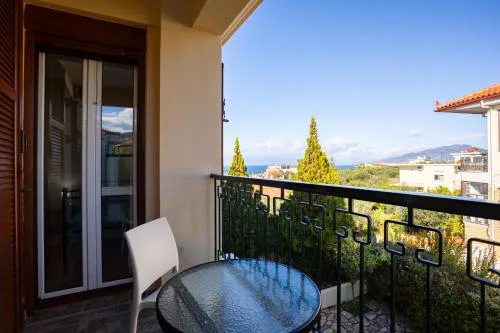 Il Gusto Rooms - Avia Seaview Retreat!