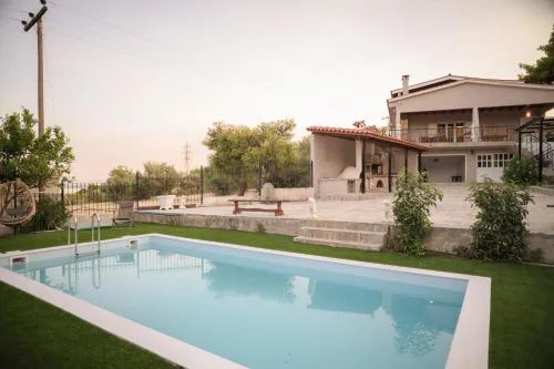 Anax Villa