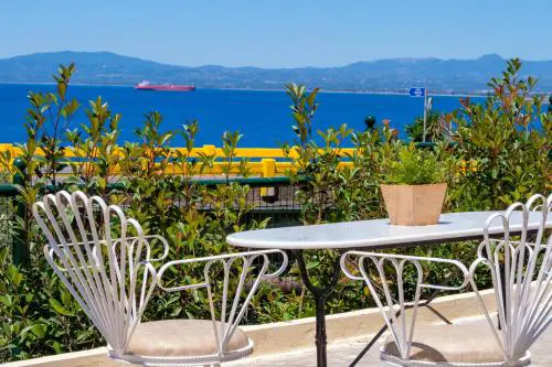Almyros Aktis mountain and sea apartment