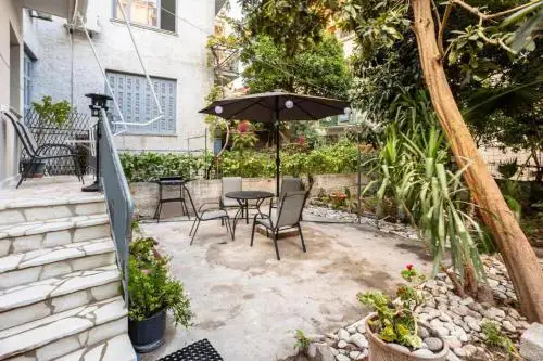 Jeannette's Seaside Getaway - Kalamata Urban Gem