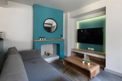Kalamata Center Ground Floor 2BR Apt with Small Yard & 1Gbps Fiber