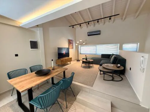 Kálm II - Curated Stays in the Historic Center