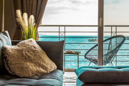 Seafront Kalamata Haven - Blue Luxury Suite