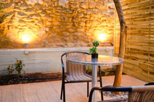 Uncover Kalamata's Hidden Gem - Cosy City Nest