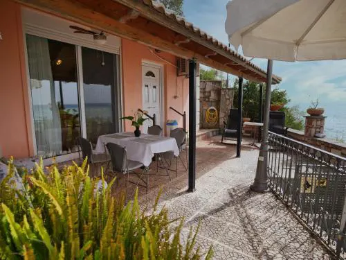 Verga Beachfront House Villa