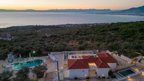 Villa Needa's - View with private pool