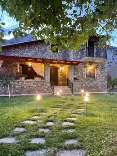 StoneNest Kalavryta -Luxury Stone Villa