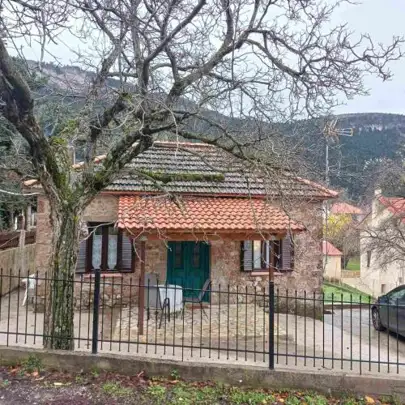 Vrachni Stone House