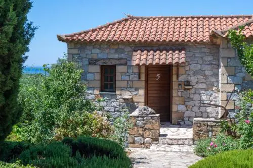 Porto Kalamitsi Stone-built Bungalows