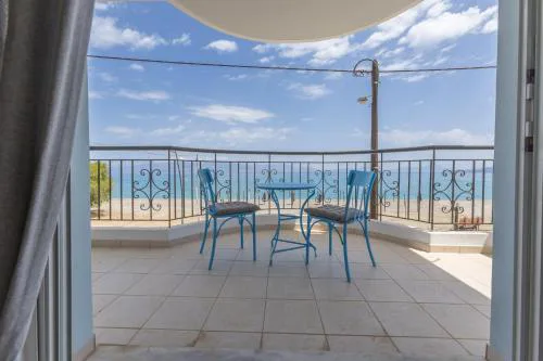 Kostas Beachfront Cozy Apartment