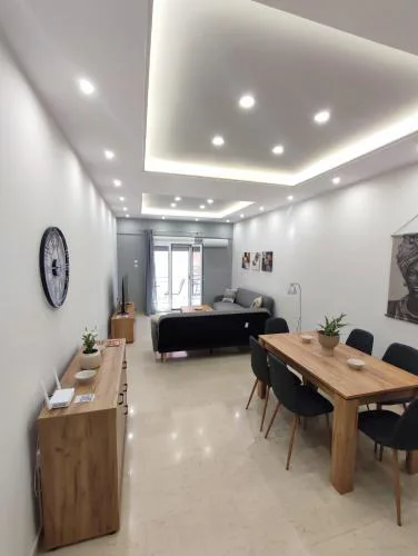 Alexa's Center Apartment