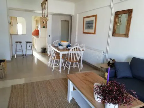 Dreambox Apartment Corinthos