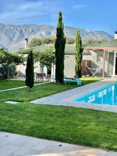 Pool Guesthouse