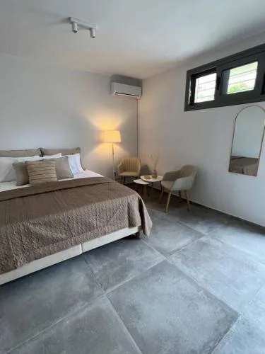 Modern & Cozy Studio